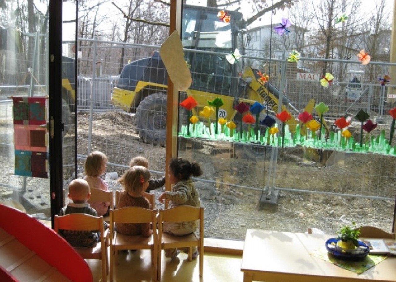 Gartengestaltung in der Kinderkrippe an der Lenbachallee